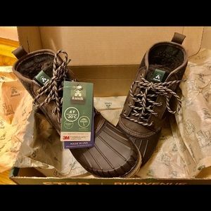 Women’s size 8 KamiK winter & rain boots.